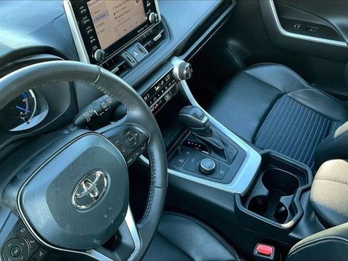 Used 2020 Toyota RAV4 XSE w/ XSE Grade Weather Package image 18