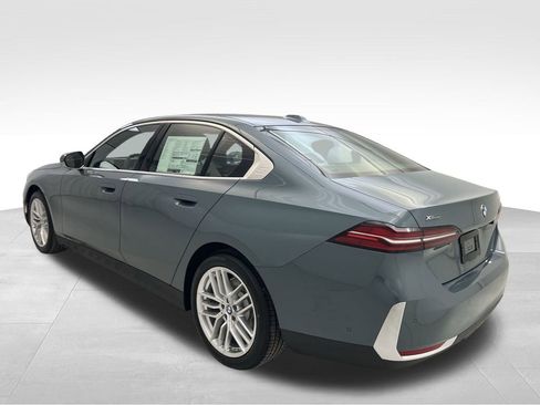 Certified 2024 BMW 530i xDrive 530i xDrive w/ Premium Package image 7