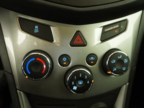 Used 2015 Chevrolet Trax LT w/ LT Plus Package FWD image 29
