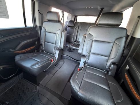 Used 2020 Chevrolet Suburban Premier image 11