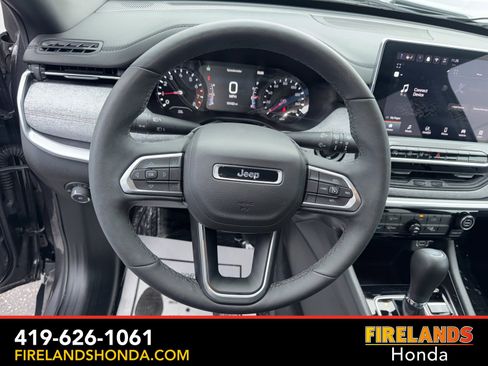 Used 2024 Jeep Compass Latitude image 15