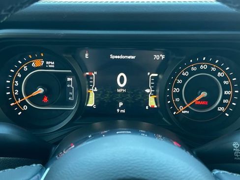 New 2026 Jeep Wrangler Unlimited Sahara AWD/4WD image 24