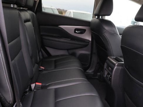 Used 2024 Nissan Murano SV w/ SV Midnight Edition Package image 16