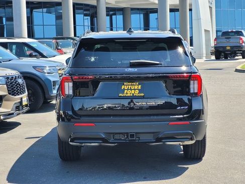 New 2026 Ford Explorer ST-Line w/ ST-Line Street Pack AWD/4WD image 5