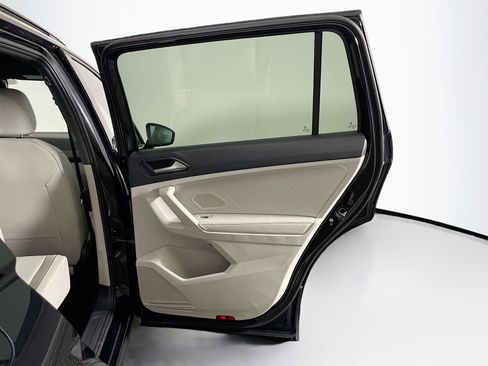 Used 2023 Volkswagen Tiguan SE R-Line FWD image 31