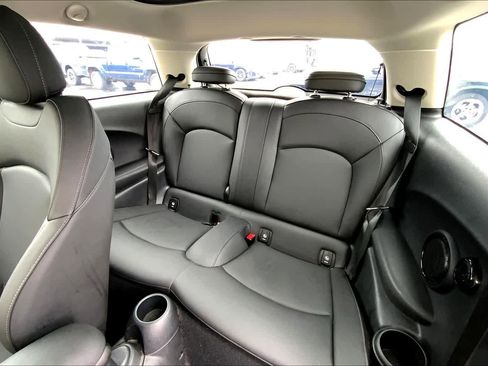 Used 2024 MINI Cooper SE image 28
