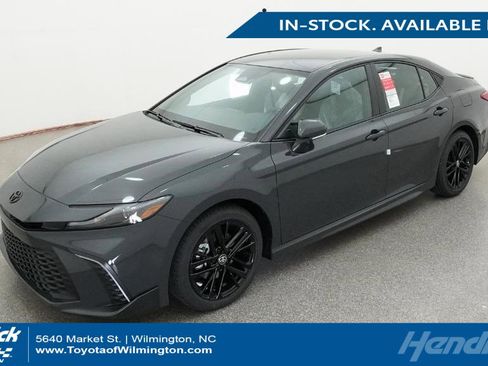 New 2026 Toyota Camry SE FWD image 1