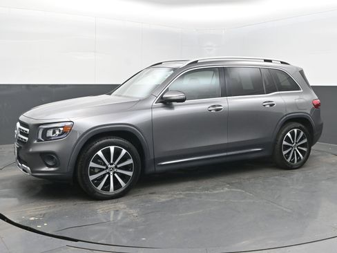 Used 2023 Mercedes-Benz GLB 250 4MATIC image 4