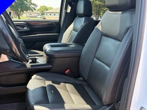 Used 2022 Chevrolet Tahoe LT w/ Luxury Package AWD/4WD image 12