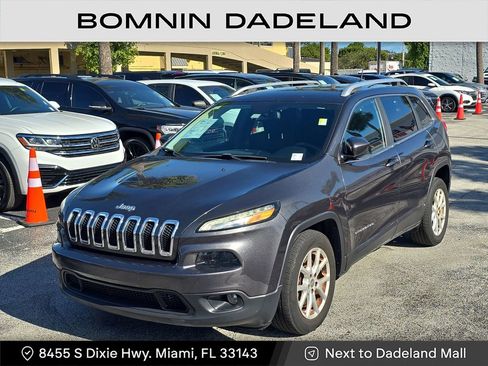 Used 2016 Jeep Cherokee Latitude image 2