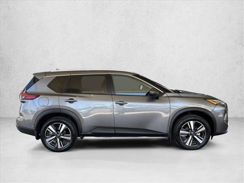 Used 2024 Nissan Rogue SL w/ SL Premium Package FWD image 3