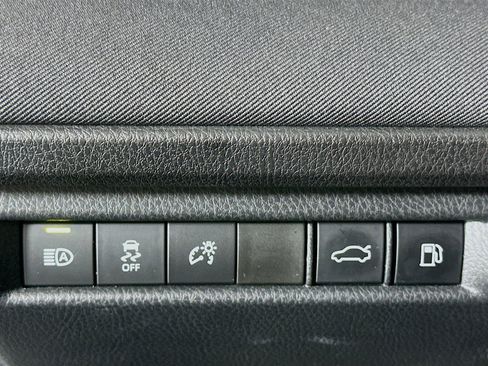 Used 2025 Toyota Camry LE image 17