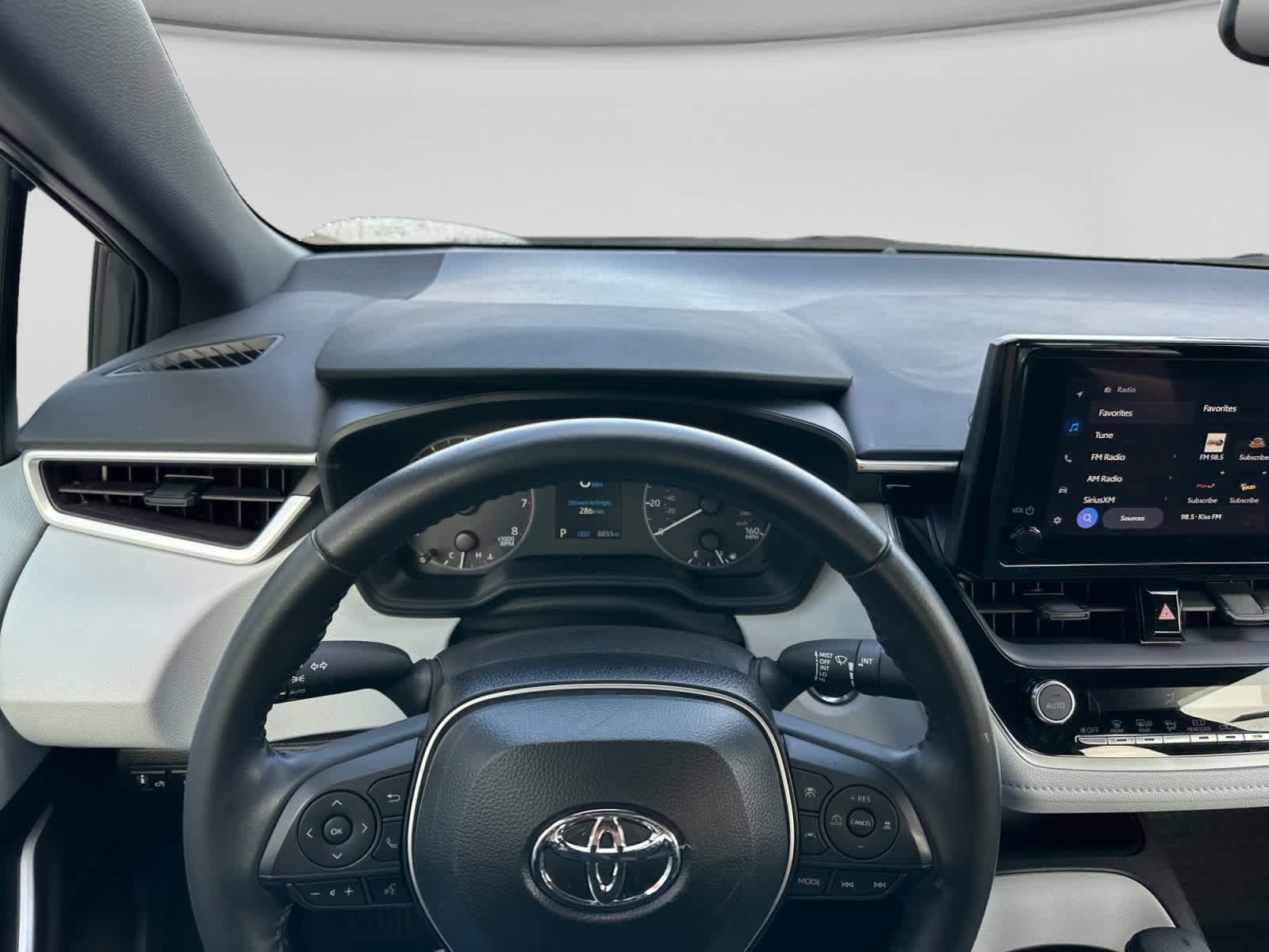 Used 2025 Toyota Corolla SE w/ Convenience Package FWD image 29