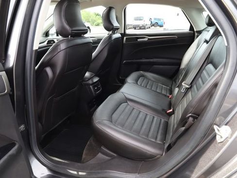Used 2015 Ford Fusion SE w/ Equipment Group 502A FWD image 19