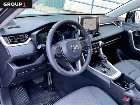 Used 2024 Toyota RAV4 XLE w/ Convenience Package image 18