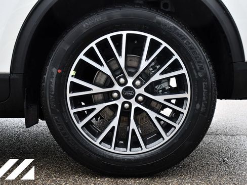 New 2024 Ford Escape SE FWD image 35