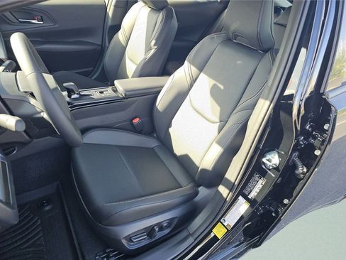New 2026 Toyota Prius Plug-In Hybrid FWD image 6