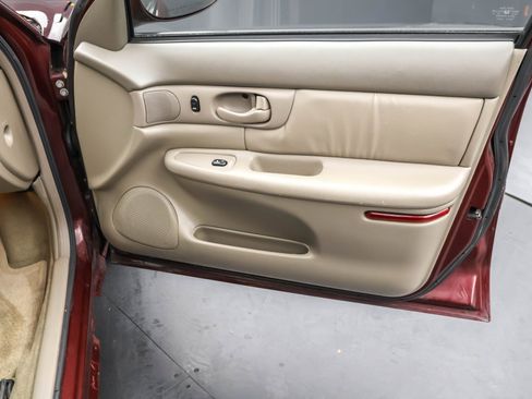 Used 2001 Buick Century Custom w/ Premium Pkg image 20