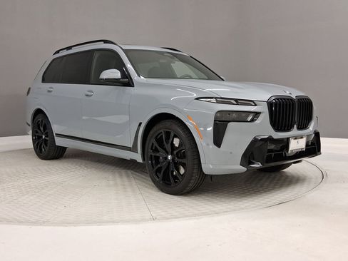 Certified 2025 BMW X7 xDrive40i w/ M Sport Package AWD/4WD image 5