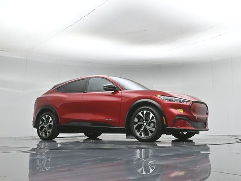 Certified 2022 Ford Mustang Mach-E Premium RWD image 4