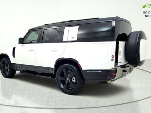 Used 2024 Land Rover Defender 130 X-Dynamic SE AWD/4WD image 6