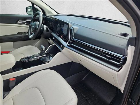 Used 2025 Kia Sportage EX w/ Premium Package image 23