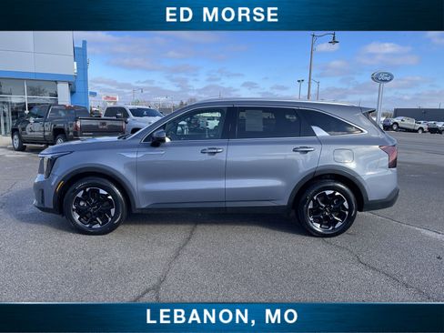 Used 2024 Kia Sorento S image 10