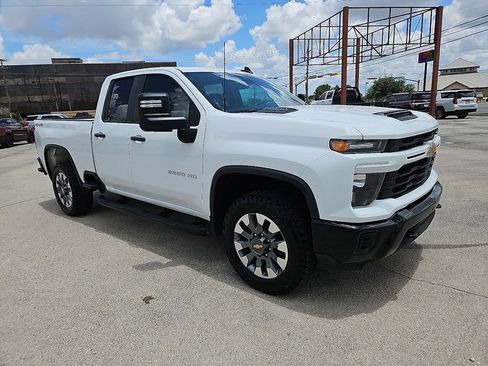 Used 2024 Chevrolet Silverado 2500 Custom w/ Custom Convenience Package AWD/4WD image 10