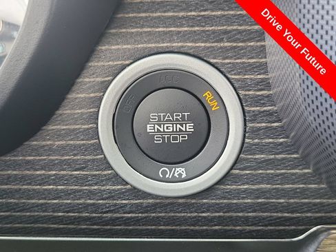 Used 2019 RAM 1500 Limited RWD image 9