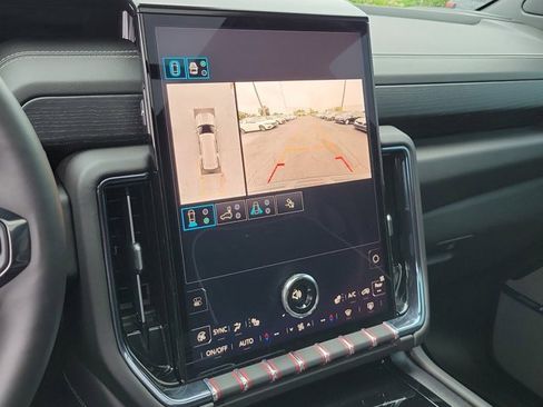 Used 2025 GMC Yukon AT4 Ultimate image 30