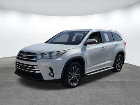 Used 2017 Toyota Highlander XLE image 7
