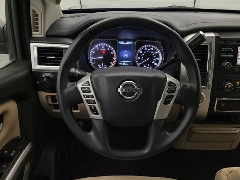 Used 2017 Nissan Titan SV RWD image 22
