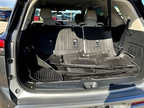 Used 2022 Nissan Pathfinder Platinum w/ Cargo Package image 36