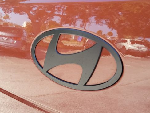 Used 2025 Hyundai Santa Fe XRT AWD/4WD image 6