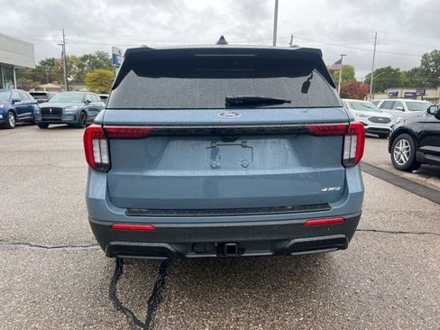 Certified 2025 Ford Explorer ST-Line image 5