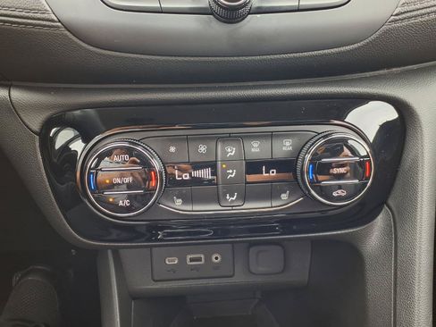 Used 2023 Buick Encore GX Select w/ Sport Touring Package FWD image 22
