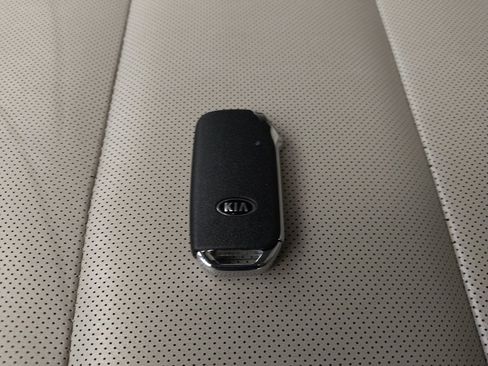 Used 2020 Kia Telluride S image 32