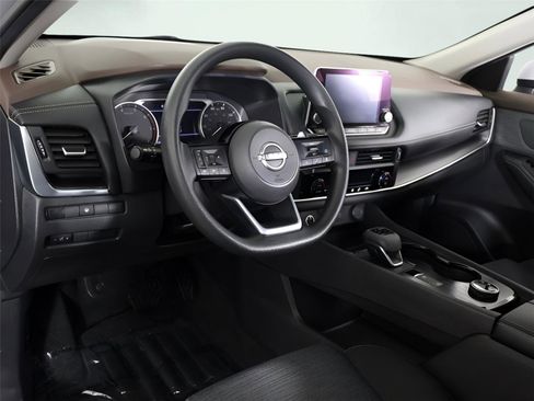 Used 2023 Nissan Rogue SV image 23