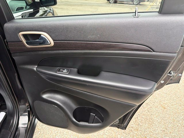 Used 2014 Jeep Grand Cherokee Laredo w/ 18" Wheel & 8.4" Radio Group AWD/4WD image 17