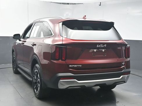 Used 2025 Kia Sorento S AWD/4WD image 6