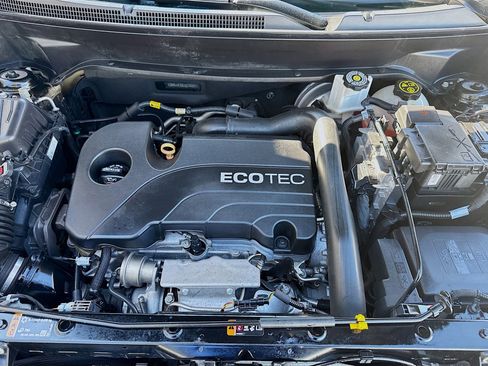 Used 2020 Chevrolet Equinox LS image 33