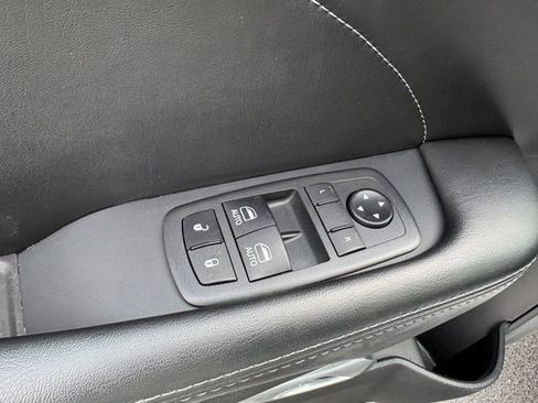 Used 2020 Dodge Challenger R/T Scat Pack image 25