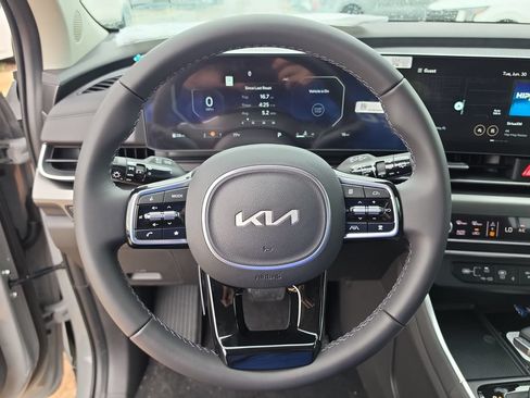 New 2026 Kia Carnival SX FWD image 30