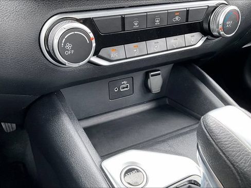 Used 2022 Nissan Altima 2.5 S FWD image 15