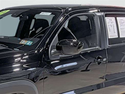 Used 2024 Nissan Frontier PRO-4X w/ Technology Package AWD/4WD image 8