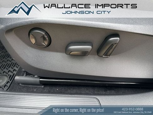 New 2026 Volkswagen Taos SE image 10