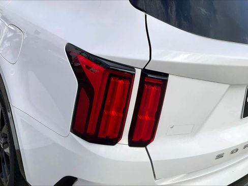 Used 2022 Kia Sorento SX image 25
