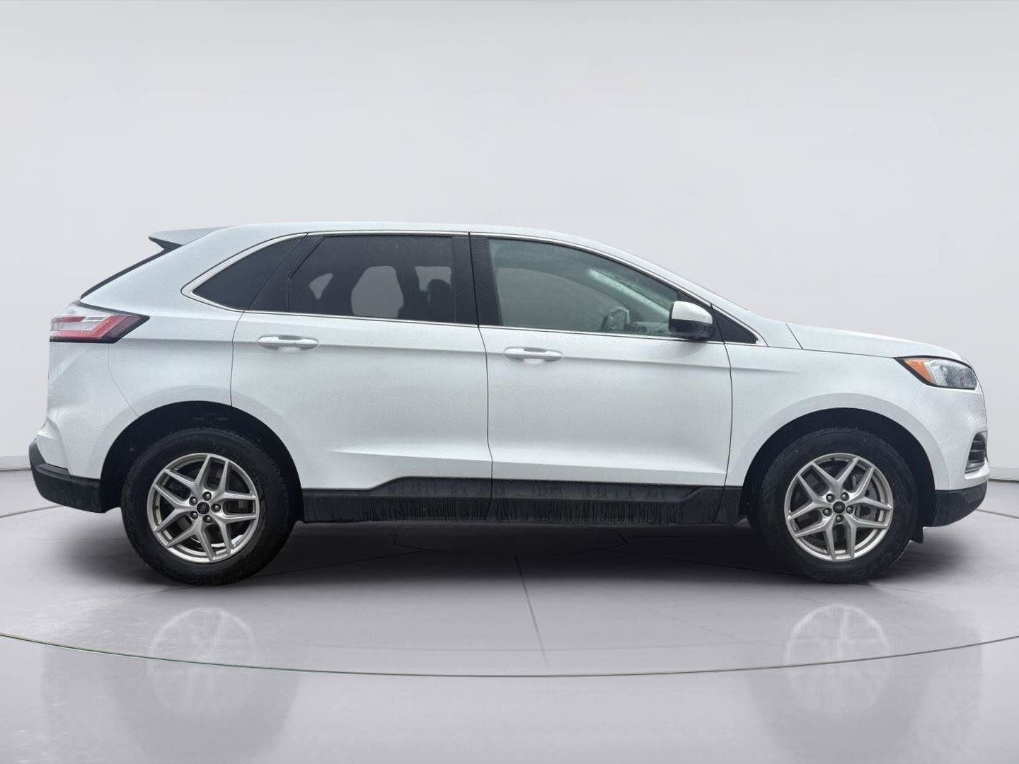 Used 2024 Ford Edge SEL AWD/4WD image 2