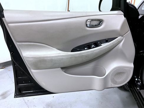 Used 2012 Nissan Leaf SL image 10