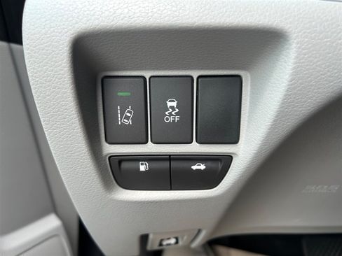 Used 2017 Acura TLX w/ Technology Package FWD image 15